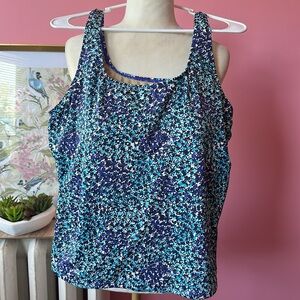 L.L. Bean Women's Blue and White Tankini Top Size 18W